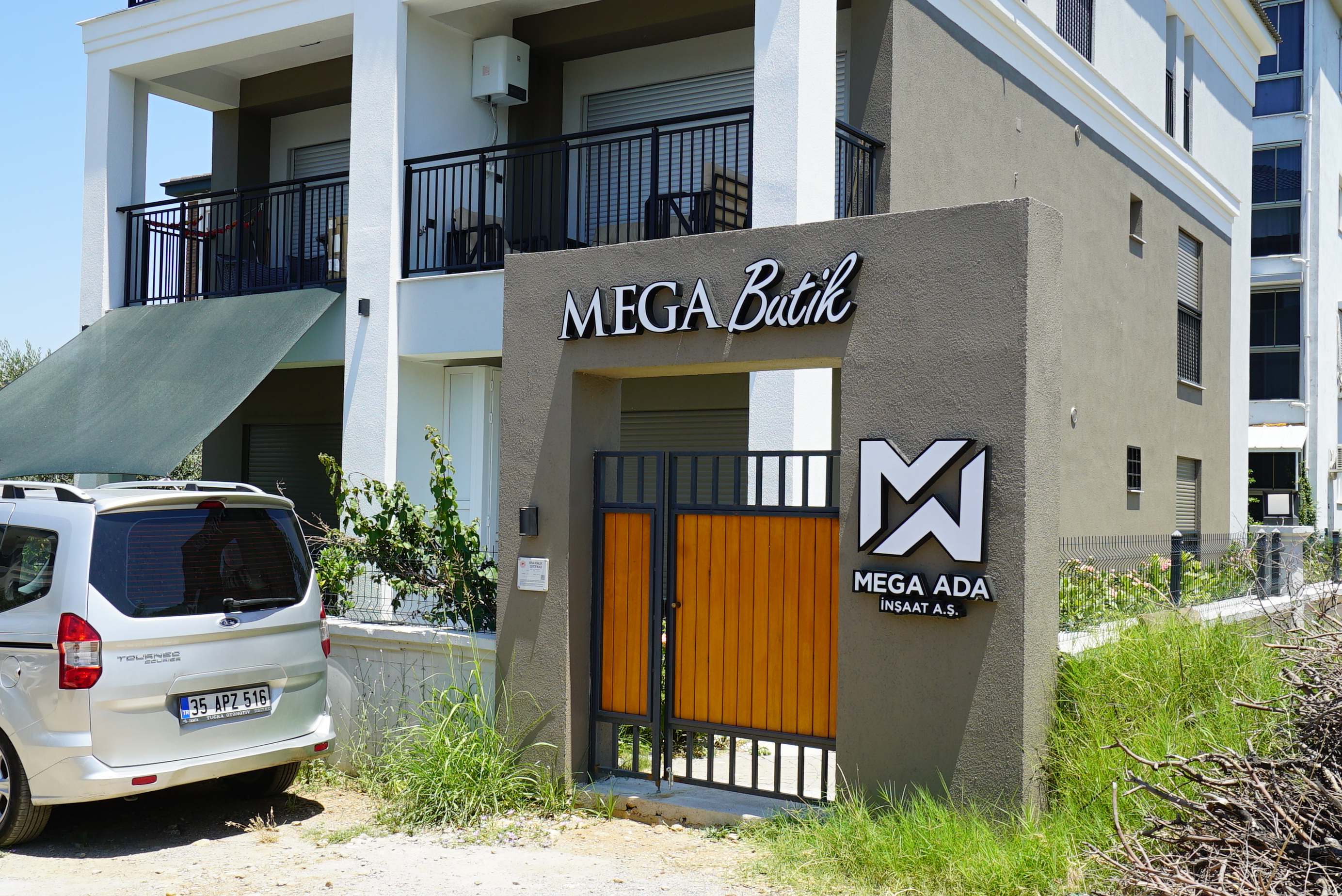 Mega Butik